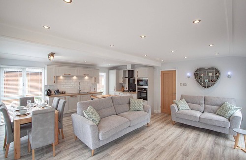 Troutbeck Bridge Cabin | Potters Lodge - a holiday lodge that sleeps 6 guests in 3 bedrooms