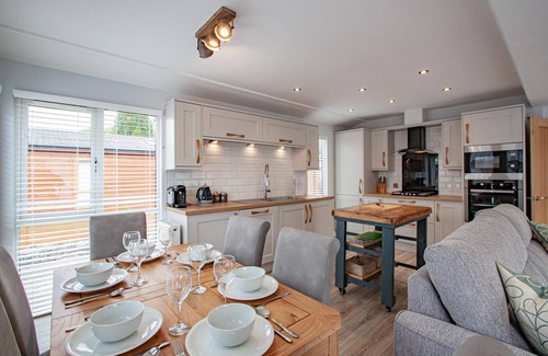 Troutbeck Bridge Cabin | Potters Lodge - a holiday lodge that sleeps 6 guests in 3 bedrooms