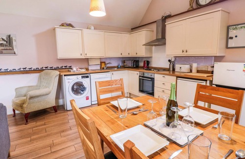 Potto Cottage | POTTOWE COTTAGE, pet friendly, character holiday cottage in Stokesley