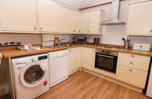 Potto Cottage | POTTOWE COTTAGE, pet friendly, character holiday cottage in Stokesley