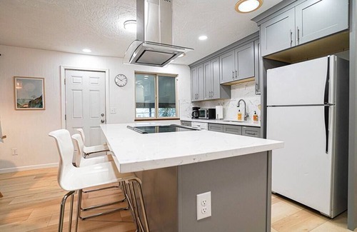 Poulsbo House | Poulsbo Scandinavian Retreat, 2 blocks to DT