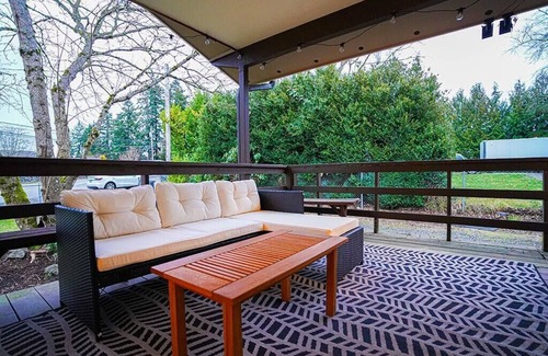 Poulsbo House | Poulsbo Scandinavian Retreat, 2 blocks to DT