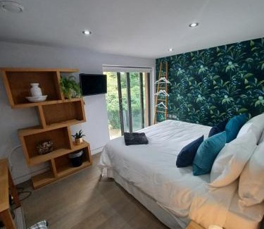 East Meon Bed & Breakfast | Pound Orchard Bed and Breakfast