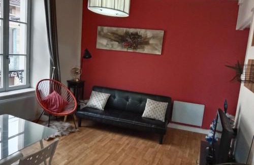 Luxeuil-les-Bains Apartment | Pounette, appartement T3 centre/thermes Luxeuil