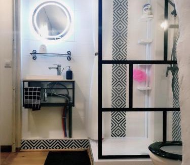 Poussan Apartment | Pour les amoureux des vieilles pierres