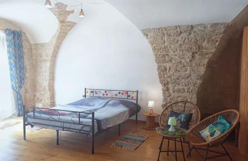Poussan Apartment | Pour les amoureux des vieilles pierres