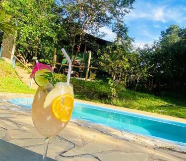 Pirenopolis House | Pousada Terra do Sossego - Rio na Propriedade - Piscina de Água Mineral- Lazer - Artes - Pomar - Trilhas Cozinha Rual e Muito Mais