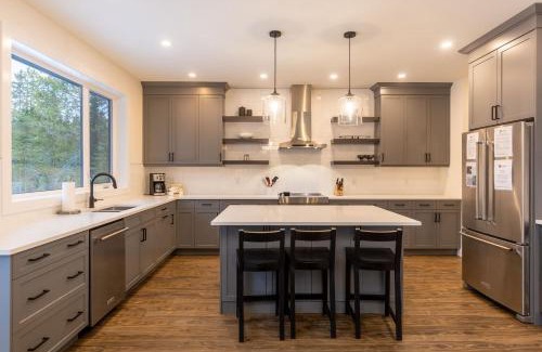 East Kootenay House | Powder House Chalet by Fernie Central Reservations