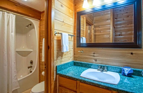 Snowshoe House | Powder Monkey 12: 2 BRs's, 2 Baths, Plus sleeping loft. Slope Side.