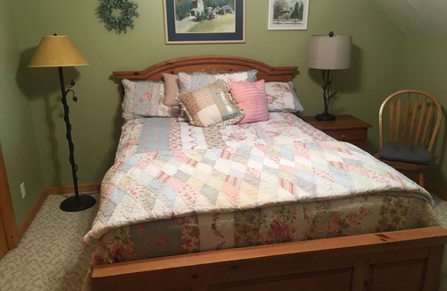 Ogden Bed & Breakfast | Powder Mountain 25 minutes, Snowbasin 10 minutes rated 1&2 of 30 Western Resorts