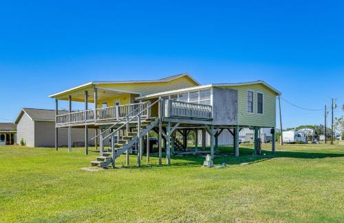 Port Lavaca House | Powderhorn Lake House with Grill and Water Views!