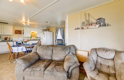 Port Lavaca House | Powderhorn Lake House with Grill and Water Views!
