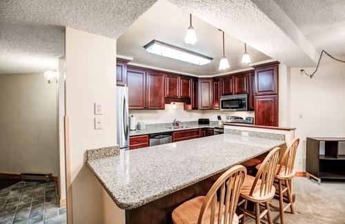 Peak 9 Condo | Powderhorn Rapids Condo: Walk To Slopes And Town