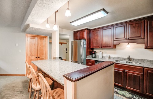 Peak 9 Condo | Powderhorn Rapids Condo: Walk To Slopes And Town