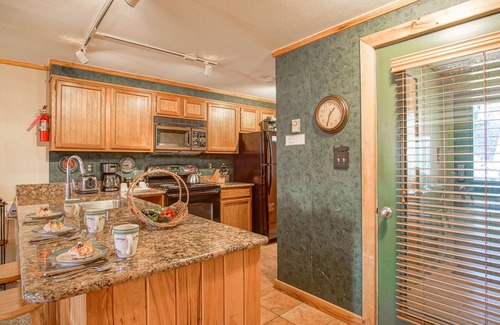 Snowshoe Condo | Powderidge 24 Spectacular Slope Side 2 Br Condo