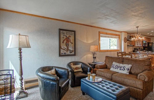 Snowshoe Condo | Powderidge 40: Slope Side, Sleeps 9 Full Kitchen