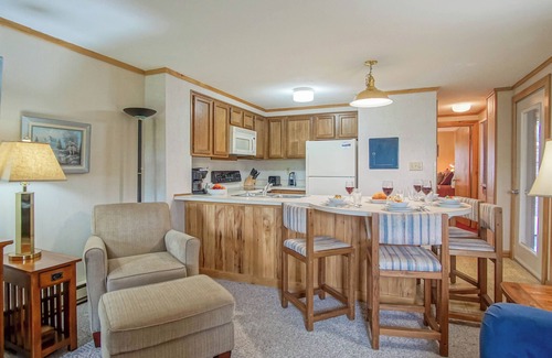 Snowshoe Condo | Powderidge 60: Slope Side, Fireplace, Spacious Deck