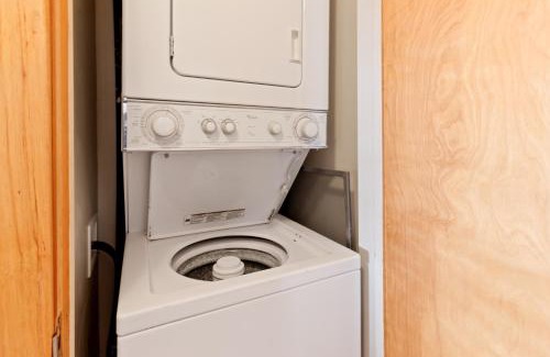 Snowshoe House | Powderidge 84 Quiet Townhome Deck Near Slopes WiFi EZ Parking