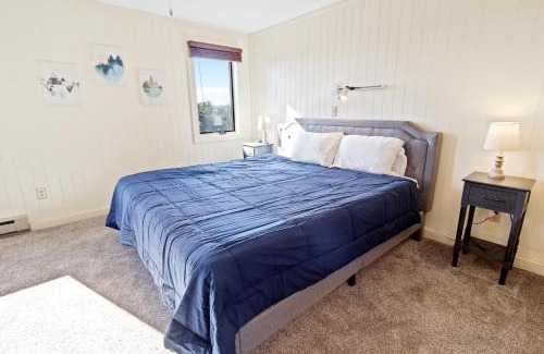 Snowshoe House | Powderidge 84 Quiet Townhome Deck Near Slopes WiFi EZ Parking