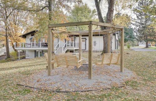 Powell House | Powell Home with Fire Pit - 5 Mi to Columbus Zoo!