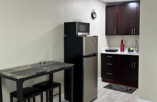Egypt Lake-Leto Apartment | Powhatan suite 3 just 5 mins away from Raymond James Stadium