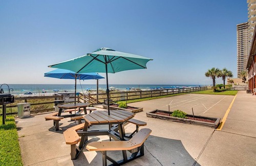 Panama City Beach Condo | POY 109 BEACHFRONT GROUND LEVEL