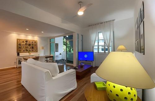 Ipanema Apartment | Prédio Vinicius de Moraes