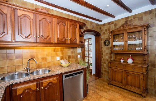 Playa del Cable Ski Chalet | Private pool, FREE WIFI and tranquility 150 m from the beach