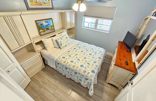 Palm Beach Gardens House | PR ivate Suite Heated Pool, Kayak, 5min to Juno Beach & Baseball Stadiums