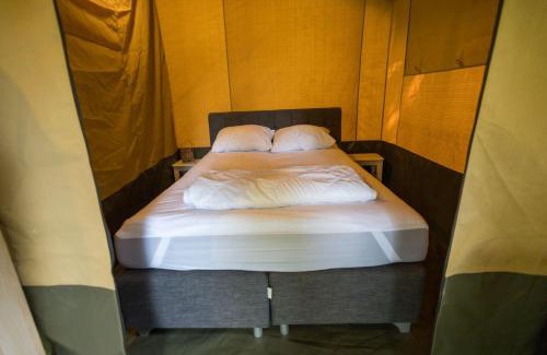 Anna Paulowna Other | Prachtige 4 persoons glampingtent op rustige kleine camping
