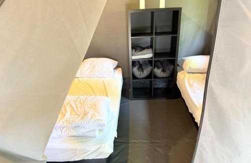 Anna Paulowna Other | Prachtige 4 persoons glampingtent op rustige kleine camping