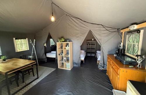Anna Paulowna Other | Prachtige 4 persoons glampingtent op rustige kleine camping