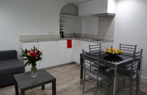 Paris City Center Apartment | Practical Lodging near Le Louvre