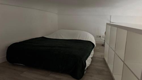 Paris City Center Apartment | Practical Lodging near Le Louvre