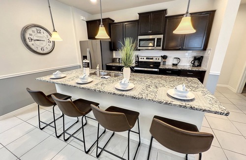 Lake Buena Vista House | Prague Village - South Facing Pool & Spa! Free Resort Access.