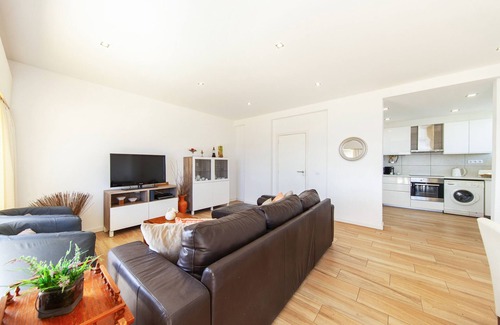 Praia da Rocha Apartment | Praia da Rocha Retreat: Terrace & Ocean View