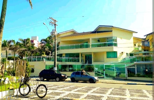 Tombo Apartment | Praia do Tombo - Guarujá - Pé na areia