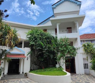 Dona Paula Resort | Prainha Resort By The Sea