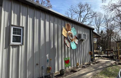 Mena Cottage | Prairie Creek Cottage-'A'-Ride SxS to trails/Creek/Kayaks/Fish
