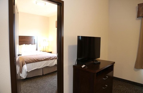 Macklin Hotel | Prairie Moon Inn & Suites Macklin