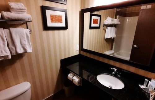 Sylvan Lake Hotel | Prairie Moon Inn Sylvan Lake