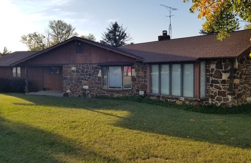 Ellsworth House | Prairie View Lodge in rural Ellsworth, KS