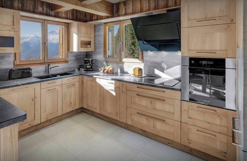 Manigod Ski Chalet | Pralor Le Peille - French Alps break for 8 with spa - OVO Network