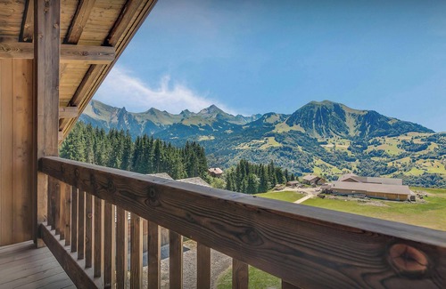 Manigod Ski Chalet | Pralor Le Peille - French Alps break for 8 with spa - OVO Network