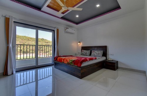 Mahabaleshwar Bed & Breakfast | Prashant cottages