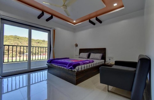 Mahabaleshwar Bed & Breakfast | Prashant cottages