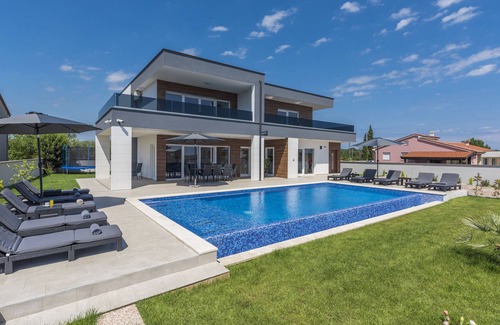 Valdebek Villa | Predivna Villa za 11 osoba, nedaleko Pulskih plaža