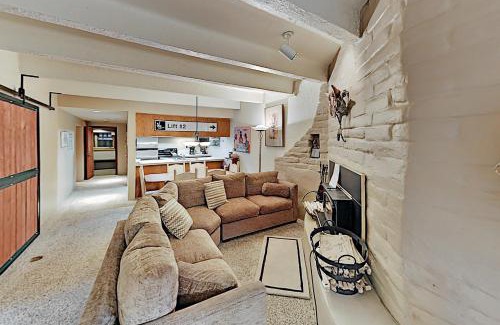 Taos Ski Valley Apartment | Predock 1A