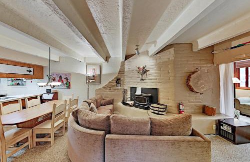 Taos Ski Valley Apartment | Predock 1A