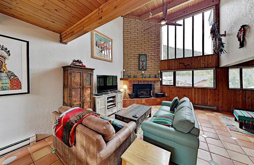 Taos Ski Valley Apartment | Predock 3C